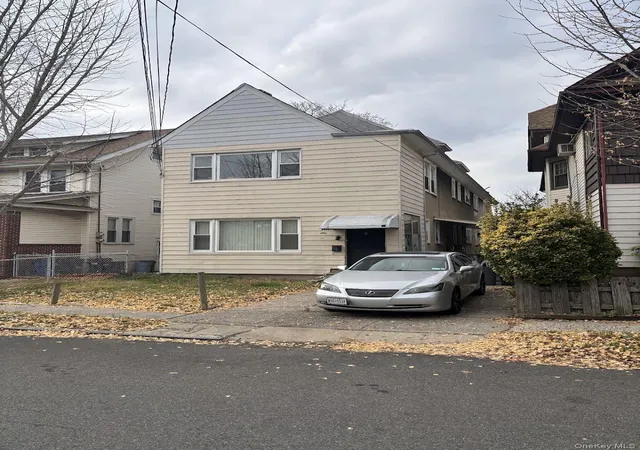 Photo 1 of Multi family home for sale at 256 Sharpe Ave, New York, NY 10302 | MLS# 1036929 | Listing updated on 2026-08-30