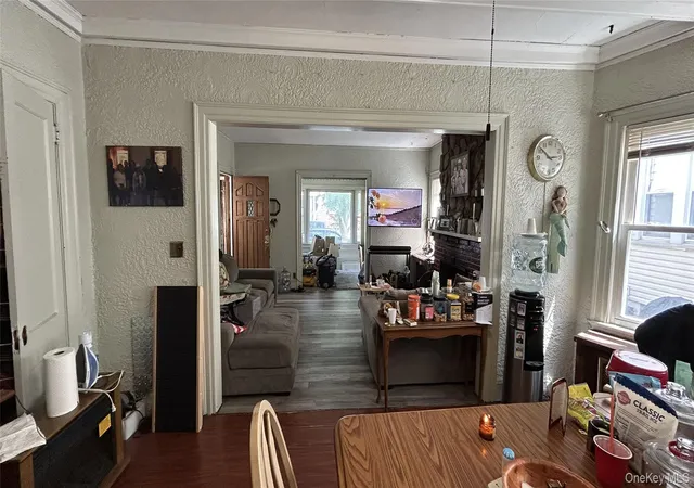 Listing Photo 4 - Condo for sale in building located at 256 Sharpe Ave, New York City, NY 10302