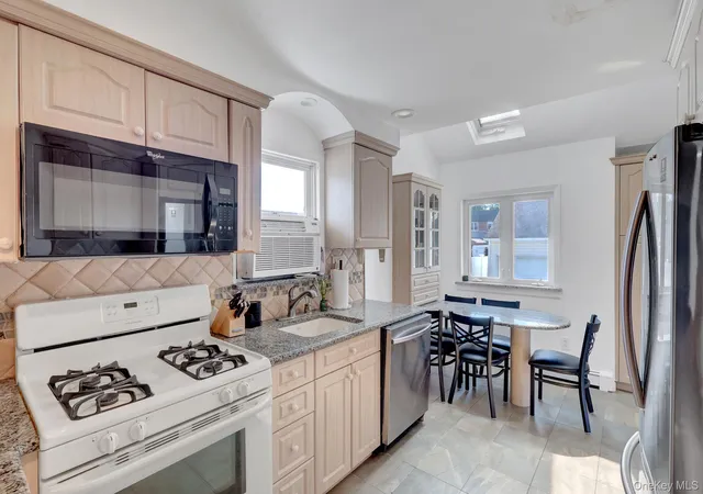 Photo 4 of Single family home for sale at 80 Noble St, Hempstead, NY 11563 | MLS# 1036949 | Listing updated on 2026-08-11