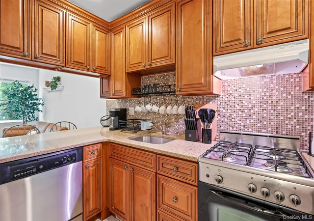 Photo 3 of Sale Pending at 49 Canoe Pl, Southampton, NY 11946 | MLS# 1036951 | Listing updated on 2026-09-25