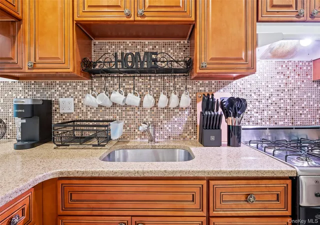 Photo 4 of Sale Pending at 49 Canoe Pl, Southampton, NY 11946 | MLS# 1036951 | Listing updated on 2026-09-25