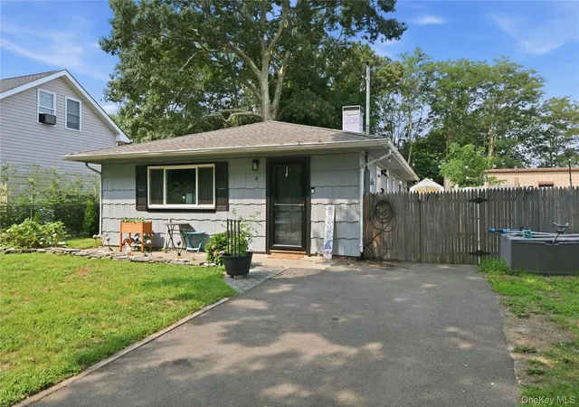 Photo 2 of Sale Pending at 8 Roberts St, Brookhaven, NY 11950 | MLS# 1036960 | Listing updated on 2026-08-28