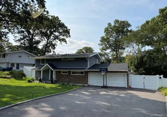 2nd image of 28 Florida Ave, Smithtown, NY 11725 | MLS# 1036966