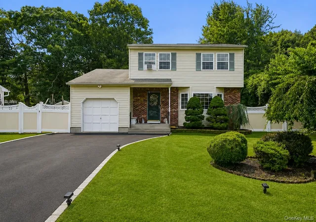Photo 1 of Single family home for sale at 26 Probst Dr, Brookhaven, NY 11967 | MLS# 1036975 | Listing updated on 2026-08-29
