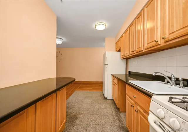 Photo 4 of House for sale at 140-18 Burden Crescent #411, New York, NY 11435 | MLS# 1036999 | Listing updated on 2026-08-11