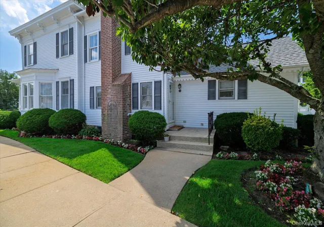 Photo 3 of Condo for sale at 1 Ridgewood Dr, Hempstead, NY 11793 | MLS# 1037008 | Listing updated on 2026-08-15
