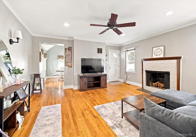 Listing Photo 5 - Condo for sale in building located at 1 Ridgewood Dr, Hempstead, NY 11793