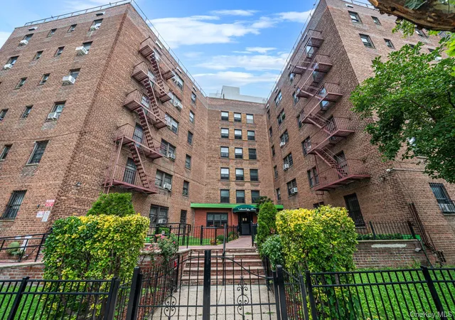 Condo for sale at 139-05 85 Drive #5E, New York, NY 11435 | MLS# 1037009