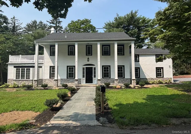 Photo 1 of Sale Pending at 28 Wayaawi Ave, Oyster Bay, NY 11709 | MLS# 1037014 | Listing updated on 2026-10-06