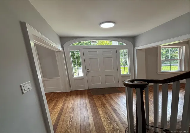 Photo 3 of Sale Pending at 28 Wayaawi Ave, Oyster Bay, NY 11709 | MLS# 1037014 | Listing updated on 2026-10-06