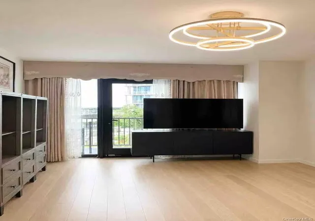 Photo 2 of Condo for sale at 131 02b 40th Road #4U, New York, NY 11354 | MLS# 1037021 | Listing updated on 2026-08-12