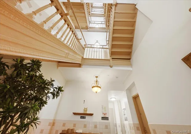 2nd image of 51 W 106Th St, New York, NY 10025