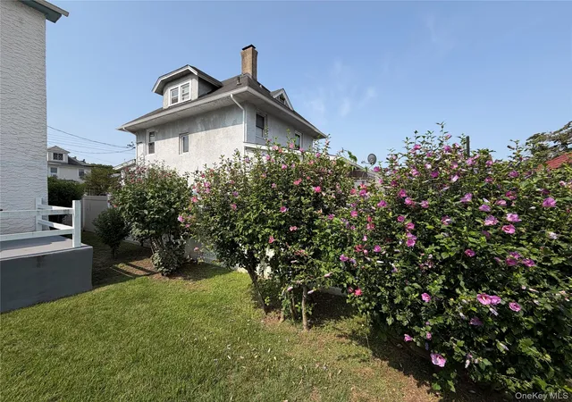 Photo 4 of Single family home for sale at 22015 101st Avenue, New York, NY 11429 | MLS# 1037041 | Listing updated on 2026-08-23