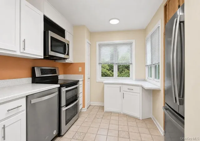 Listing Photo 3 - Condo for sale in building located at 137 Flds Ln, Peekskill, NY 10566