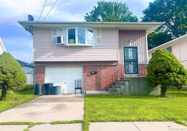 Photo 2 of Single family home for sale at 312 E Columbia St, Hempstead, NY 11550 | MLS# 1037045 | Listing updated on 2026-08-11