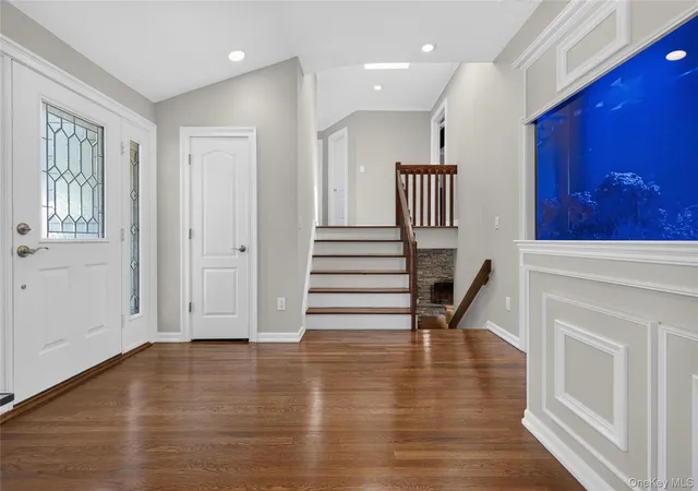 Photo 2 of Single family home for sale at 1 Ryan Ct, Oyster Bay, NY 11791 | MLS# 1037062 | Listing updated on 2026-09-06