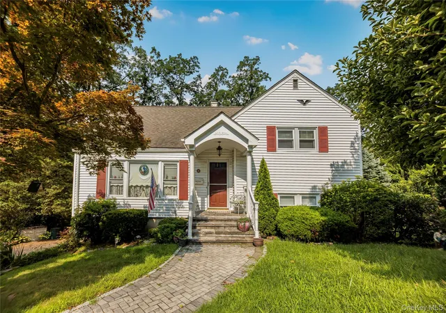 Photo 1 of Single family home for sale at 33 Dexter Rd, Yonkers, NY 10710 | MLS# 1037079 | Listing updated on 2026-10-07