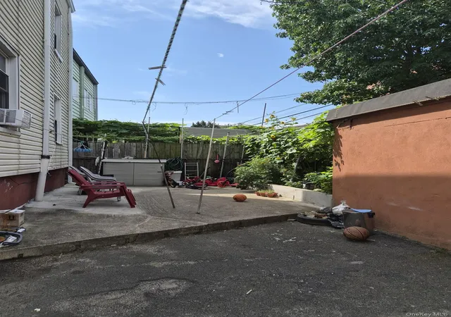 Listing Photo 5 - Condo for sale in building located at 1153 Virginia Ave, New York, NY 10472