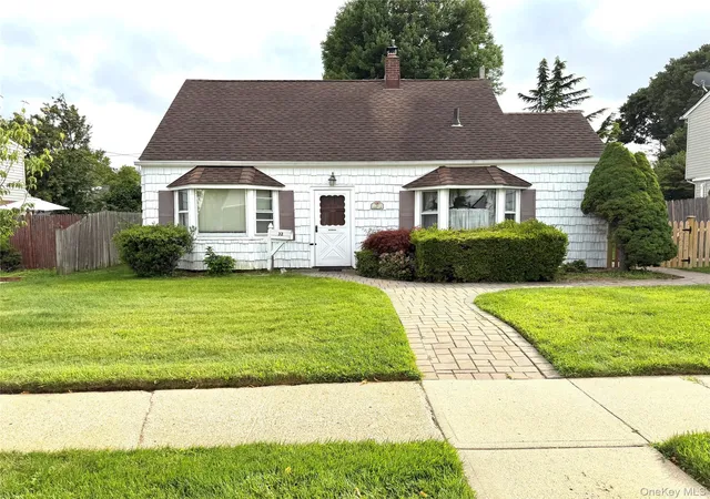 Photo 1 of Sale Pending at 32 Griddle Ln, Hempstead, NY 11756 | MLS# 1037093 | Listing updated on 2026-08-20