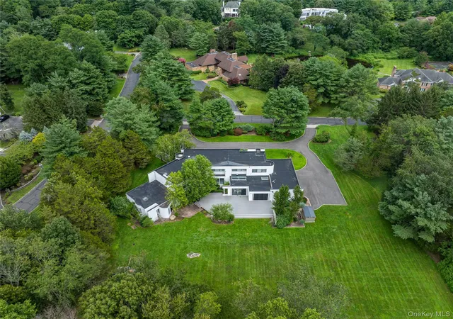 24th image of 1 Vista Dr, Oyster Bay, NY 11791 | MLS# 1037102
