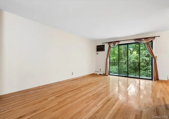 Listing Photo 4 - Condo for sale in building located at 500 Central Park Ave, Scarsdale, NY 10583 - Unit #134