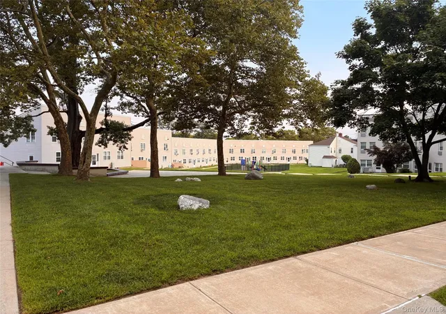 9th image of 270 Lowndes Ave #121G, Huntington, NY 11746 | MLS# 1037119