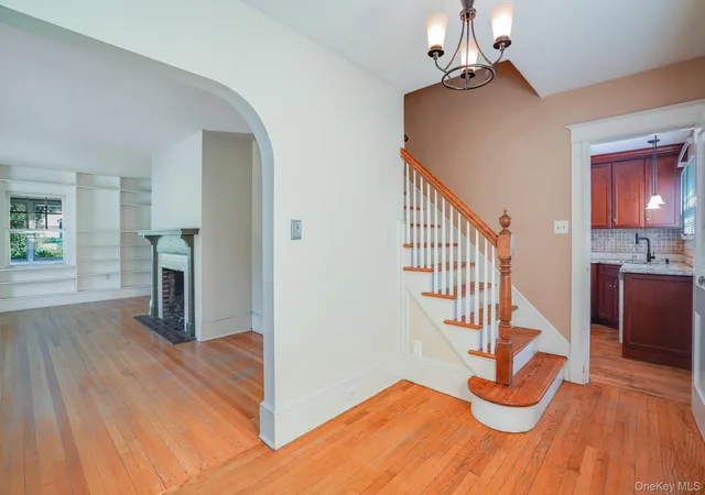 4th image of 170 Hooker Ave, Poughkeepsie, NY 12603 | MLS# 1037125