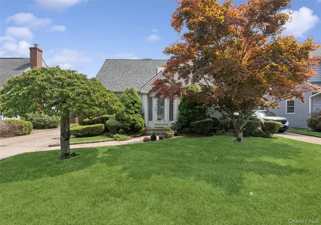 Photo 1 of Sale Pending at 22 Briarcliff Dr, Hempstead, NY 11566 | MLS# 1037127 | Listing updated on 2026-08-25