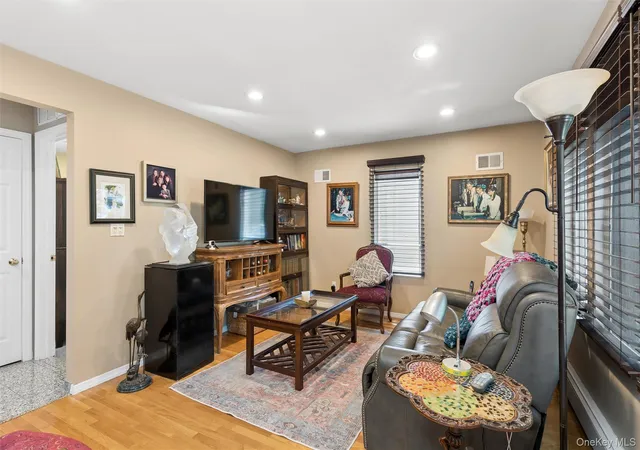Photo 3 of Sale Pending at 22 Briarcliff Dr, Hempstead, NY 11566 | MLS# 1037127 | Listing updated on 2026-08-25