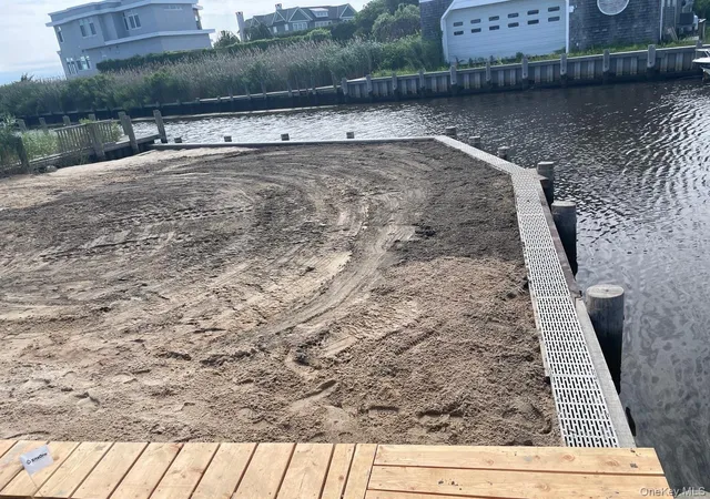 Photo 3 of Single family home for sale at 19 Seatuck Ln, Southampton, NY 11941 | MLS# 1037131 | Listing updated on 2026-08-11