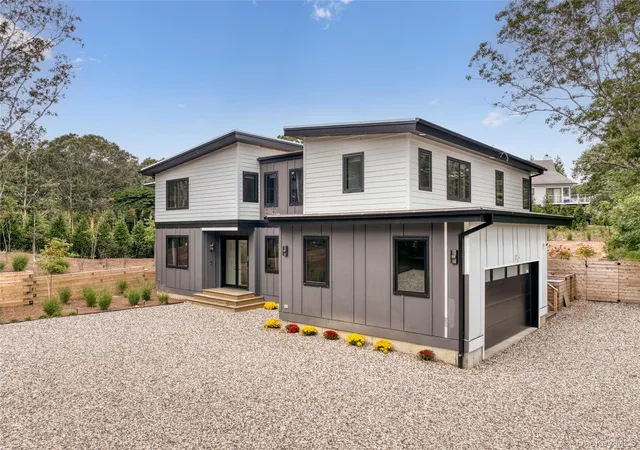 Photo 2 of Mansion for sale at 25 S Duncan Dr, East Hampton, NY 11954 | MLS# 1037158 | Listing updated on 2026-10-02