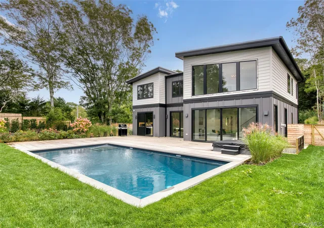 Photo 3 of Mansion for sale at 25 S Duncan Dr, East Hampton, NY 11954 | MLS# 1037158 | Listing updated on 2026-10-02