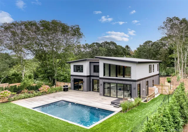 Photo 1 of Mansion for sale at 25 S Duncan Dr, East Hampton, NY 11954 | MLS# 1037158 | Listing updated on 2026-10-02