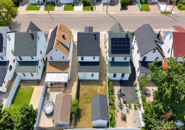 Photo 3 of Single family home for sale at 11425 210th Street, New York, NY 11411 | MLS# 1037159 | Listing updated on 2026-08-29