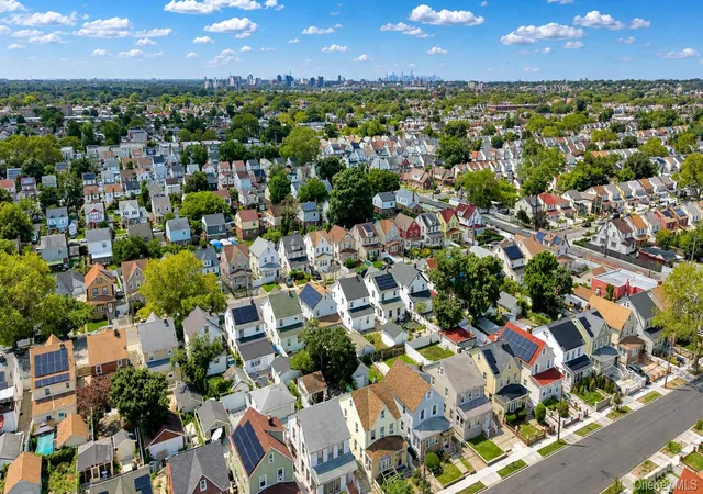 Photo 4 of Single family home for sale at 11425 210th Street, New York, NY 11411 | MLS# 1037159 | Listing updated on 2026-08-29