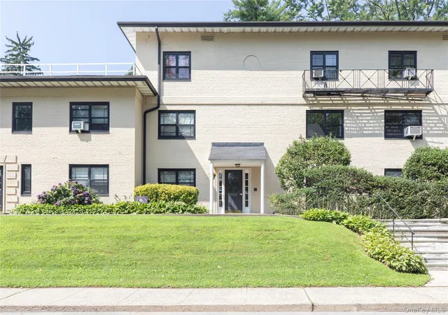 Photo 2 of Condo for sale at 1263 California Rd #2R, Eastchester, NY 10709 | MLS# 1037171 | Listing updated on 2026-10-04