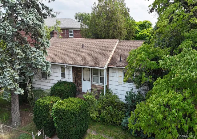 4th image of 3140 Country Club Rd, New York, NY 10465 | MLS# 1037172