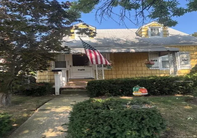 Photo 1 of Single family home for sale at 545 6th Avenue, Hempstead, NY 11040 | MLS# 1037195 | Listing updated on 2026-08-22