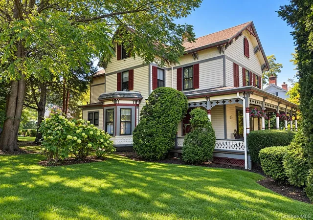 Photo 1 of Single family home for sale at 34 E Williston Ave, North Hempstead, NY 11596 | MLS# 1037209 | Listing updated on 2026-09-24