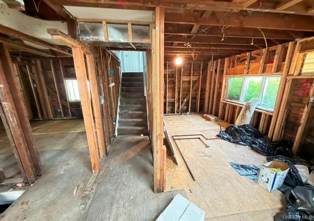 Photo 13 of Single family home for sale at 9 Babbitt Ct, Greenburgh, NY 10523 | MLS# 1037210 | Listing updated on 2026-08-12