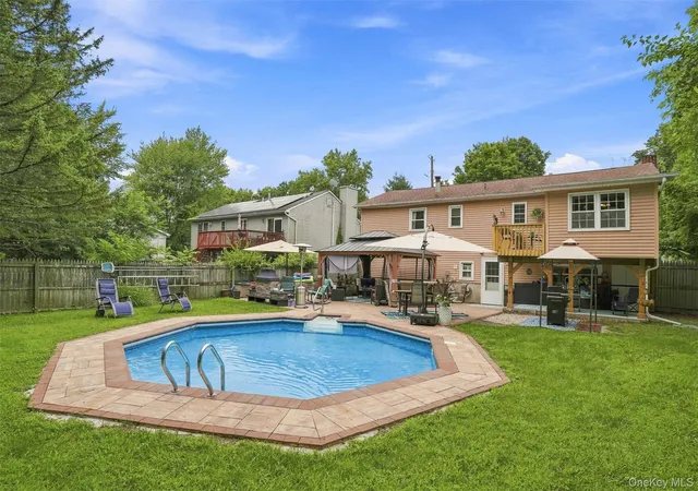 4th image of 3 Edmunds Ln, Montgomery, NY 12586 | MLS# 1037222