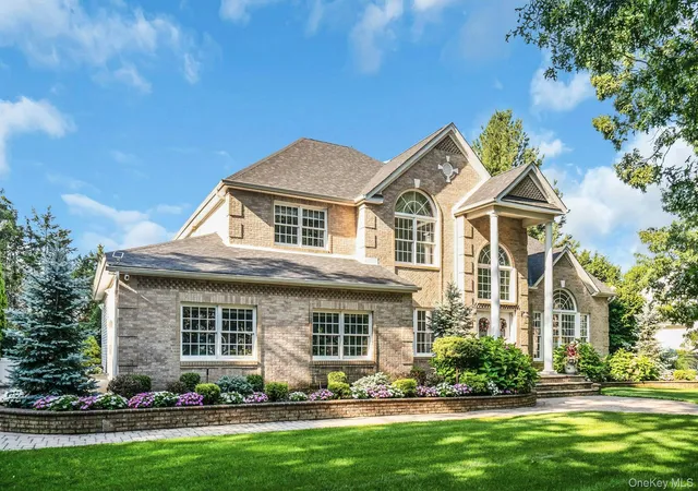 3rd image of 1 Weeping Cherry Ln, Smithtown, NY 11725 | MLS# 1037229