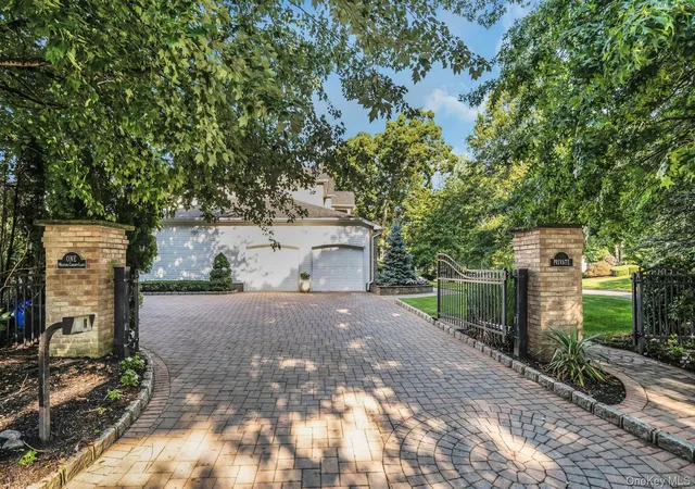 5th image of 1 Weeping Cherry Ln, Smithtown, NY 11725 | MLS# 1037229