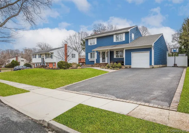 Photo 3 of Sale Pending at 37 Bethany Dr, Smithtown, NY 11725 | MLS# 1037230 | Listing updated on 2026-09-01