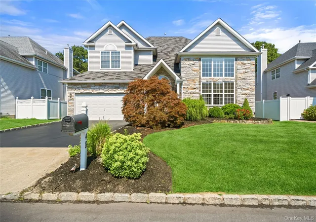 Photo 1 of Sale Pending at 48 Peachtree Ct, Brookhaven, NY 11742 | MLS# 1037232 | Listing updated on 2026-09-05
