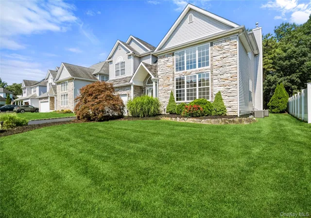 Photo 2 of Sale Pending at 48 Peachtree Ct, Brookhaven, NY 11742 | MLS# 1037232 | Listing updated on 2026-09-05