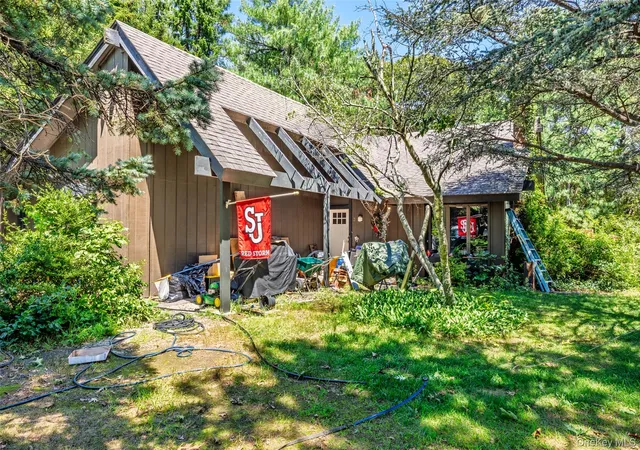 Photo 2 of Single family home for sale at 3 Gaton Ln, Brookhaven, NY 11727 | MLS# 1037234 | Listing updated on 2026-08-11