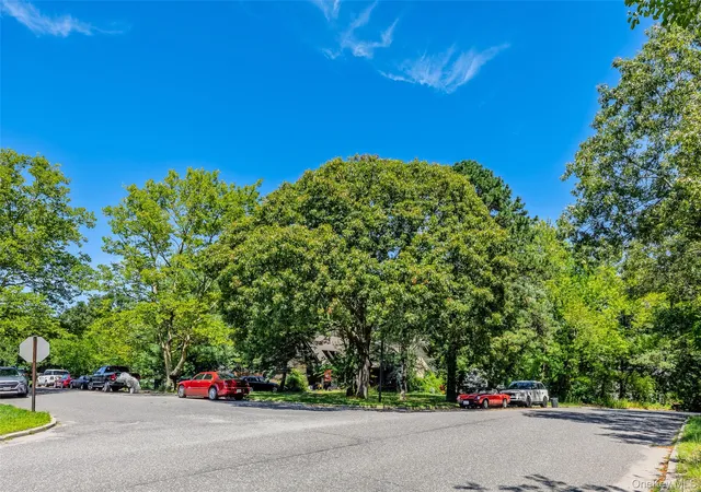 Photo 3 of Single family home for sale at 3 Gaton Ln, Brookhaven, NY 11727 | MLS# 1037234 | Listing updated on 2026-08-11