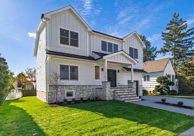 Photo 3 of Single family home for sale at 945 Carol Ave, Hempstead, NY 11598 | MLS# 1037239 | Listing updated on 2026-10-28