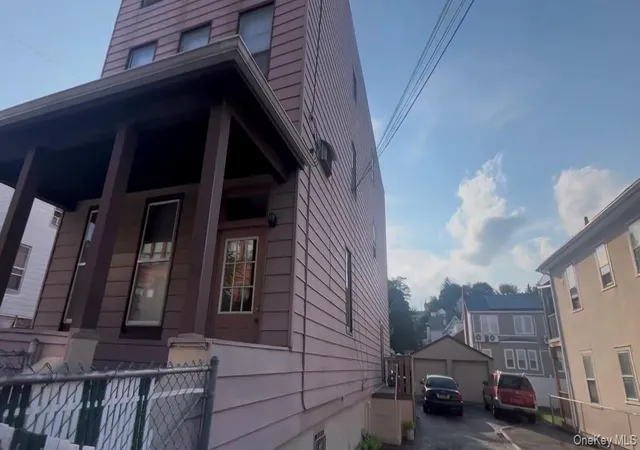 Photo 4 of House for sale at 63 Crescent Pl, Yonkers, NY 10704 | MLS# 1037271 | Listing updated on 2026-10-08